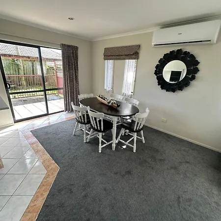 Auckland Airport Holiday Home Exterior photo